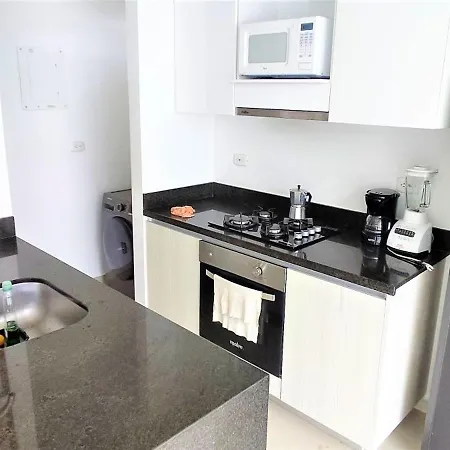 84 2bd 2 Ba New Building With Amenities, Ten Blocks Walled City One To The Beach *